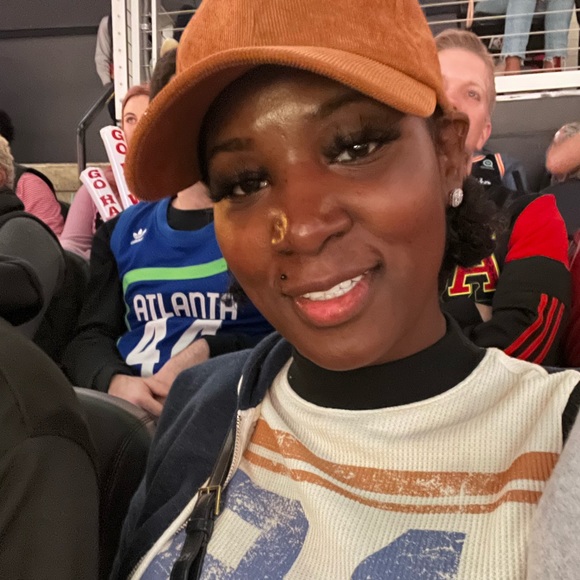 Meet your Posher, Jamese - Picture 1 of 3